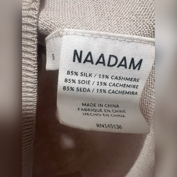 Naadam
Lightweight Silk/Cashmere Grey Sweater Size S - Picture 2 of 3